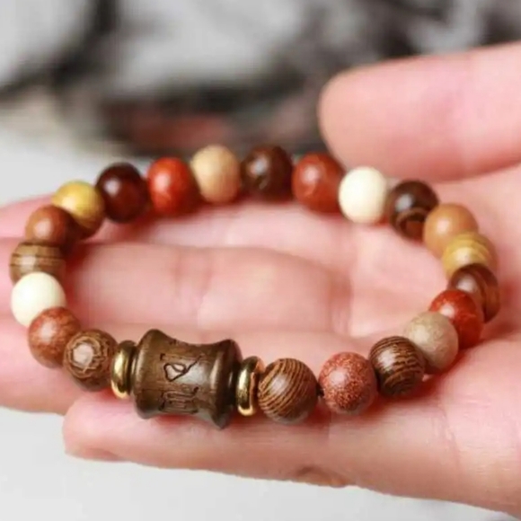 Wooden beads bracelet - Picture 1 of 4